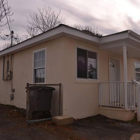 Bright And Cozy Lighthouse Cottage In Greenville Sc エクステリア 写真